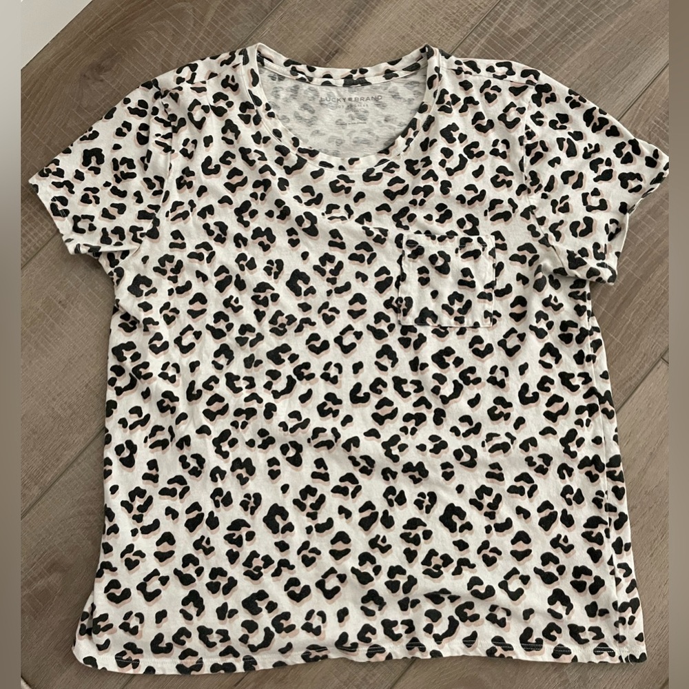 Lucky Brand TShirt. Good condition. Size large.